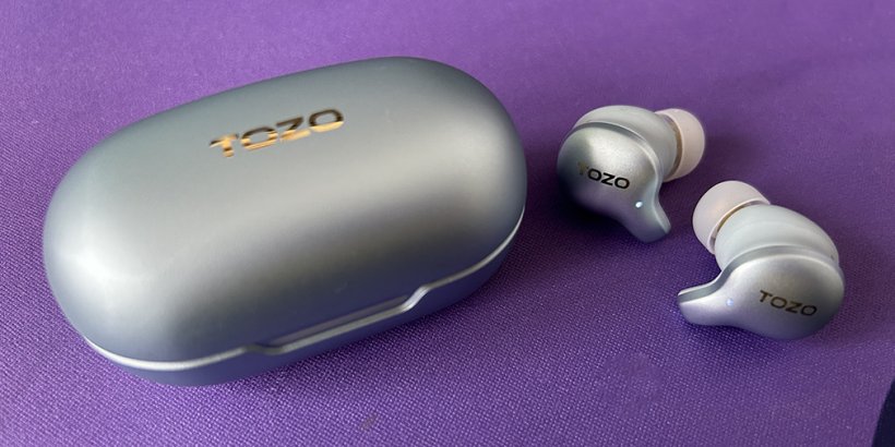 The TOZO Golden x1 Earbud in it's case