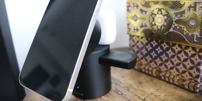 AirPod on the IWALK 3 in 1 Charging Stand