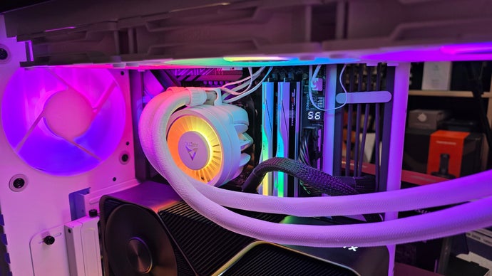 Havn HS 420 VGPU case with a 4090 FE and Arctic Liquid Freezer 3 Pro A-RGB CPU cooler, close-up on the CPU cooler
